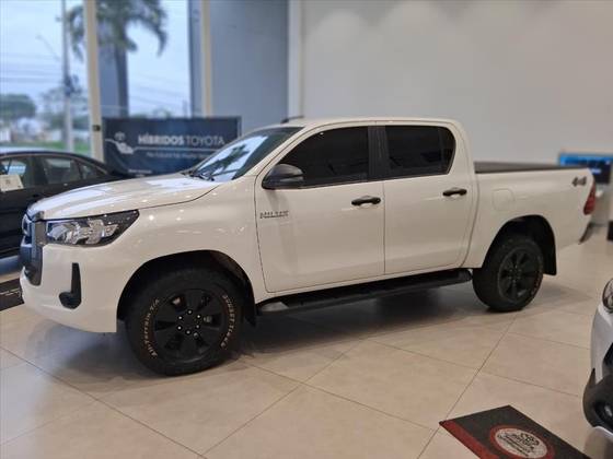 TOYOTA HILUX 2.8 D-4D TURBO DIESEL CD POWER PACK 4X4 AUTOMÁTICO